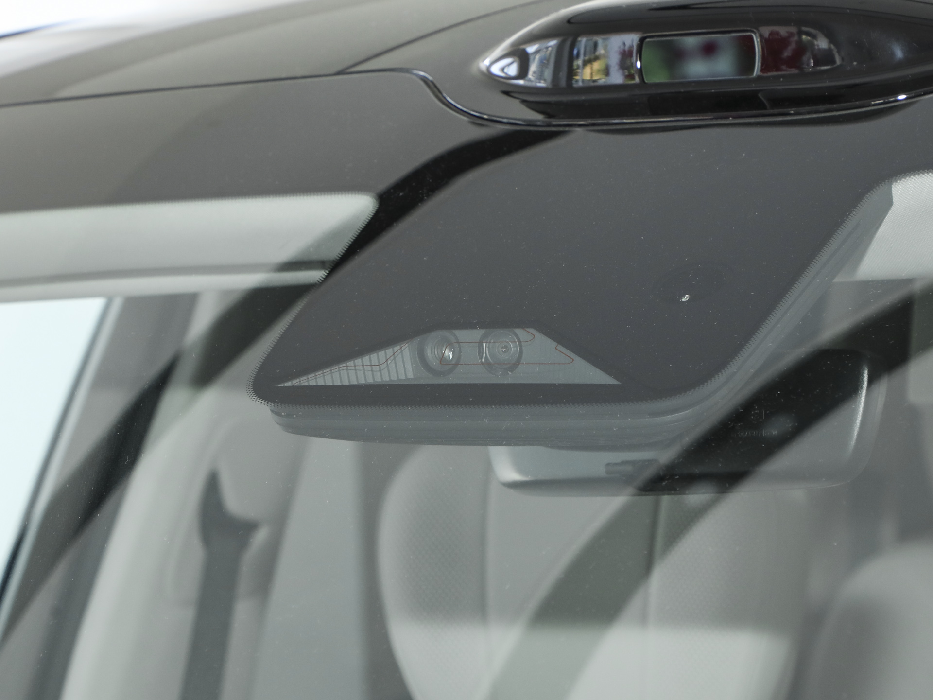 2025款 230km 两驱探索版