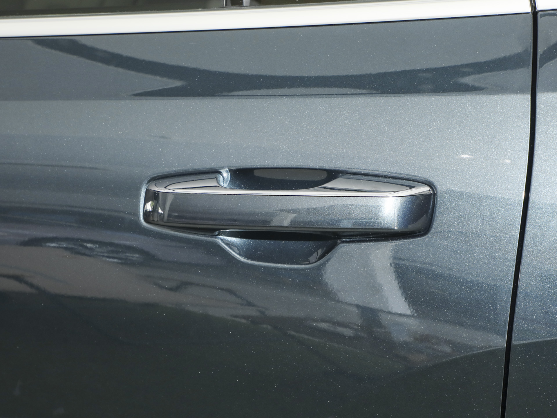 2025款 230km 两驱探索版