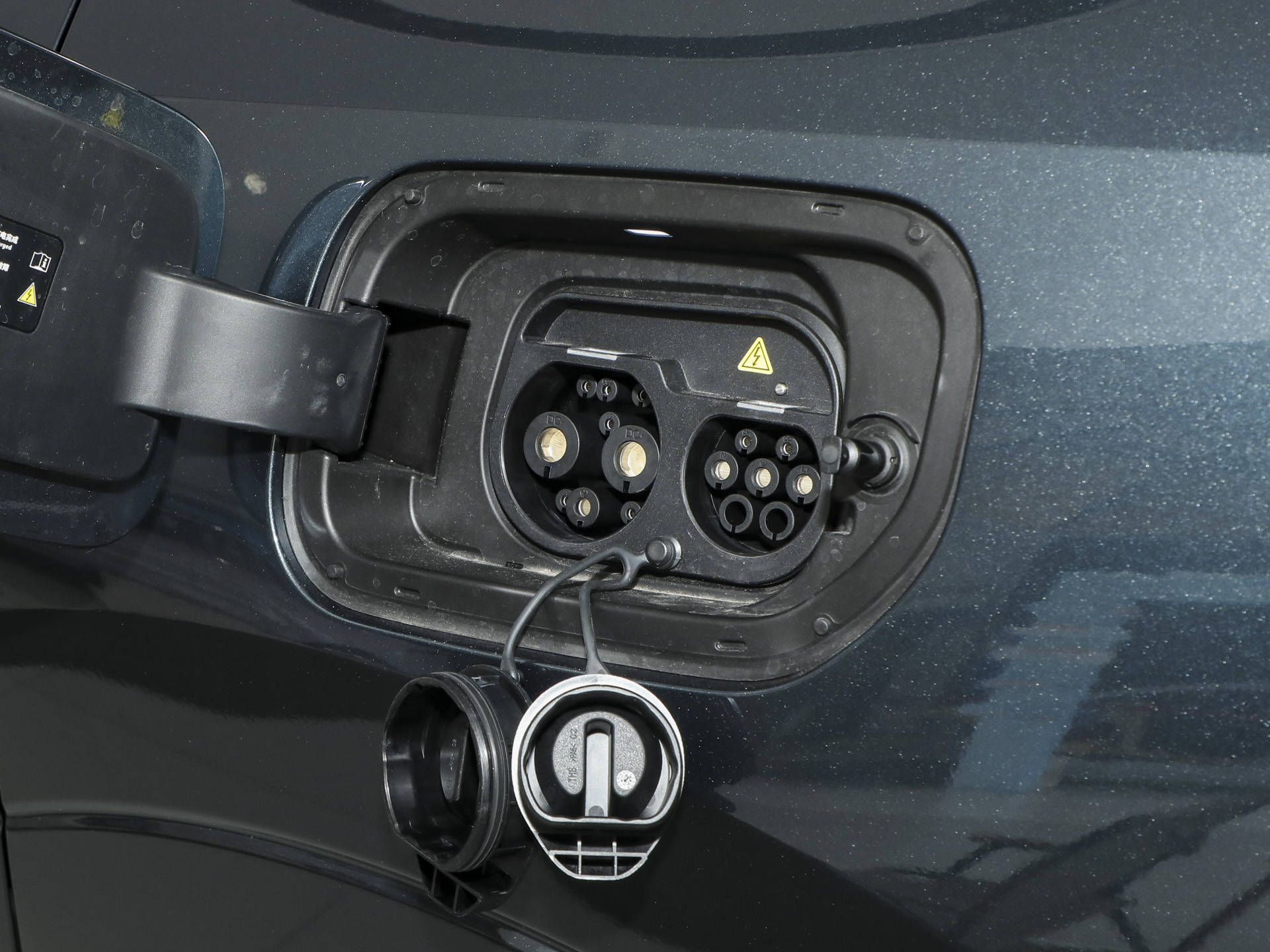 2025款 230km 两驱探索版