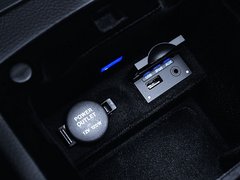 2008款 3.3L 自动 顶级型
