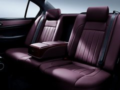 2008款 3.3L 自动 顶级型