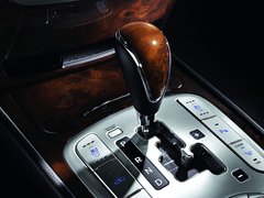 2008款 3.3L 自动 顶级型