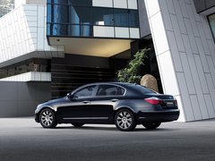 2008款 3.3L 自动 顶级型