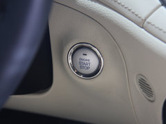 2008款 3.3L 自动 顶级型