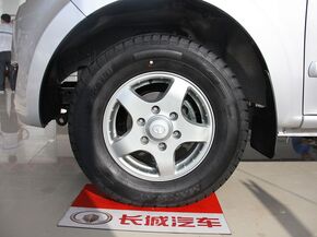长城  柴油 2.8T 手动 前轮整体照片