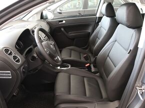 大众(进口) Cross Golf 1.4 TSI 驾驶席座椅前45度视图