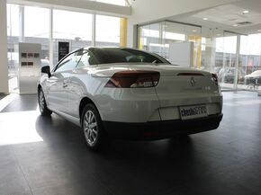 雷诺  2.0 CVT 车辆左后45度视角