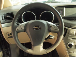 斯巴鲁 3.6L 自动 方向盘整体
