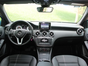 奔驰(进口)  A200 1.6T DCT 中控台整体