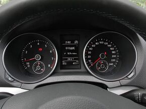 一汽-大众  1.4TSI DSG 方向盘后方仪表盘
