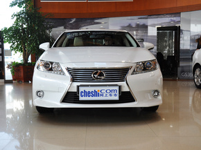雷克萨斯  2.5 自动 车头正面视角