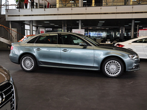 一汽奥迪  35TFSI 车辆正右侧