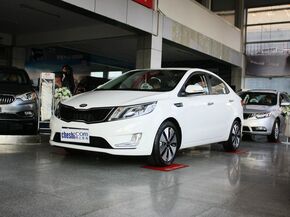 东风悦达起亚  三厢 1.6L 自动 车辆左前45度视角