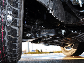 雷克萨斯  570 前悬架特写