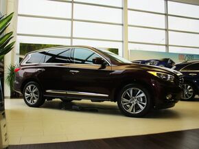 英菲尼迪  JX35 3.5L CVT 车辆正右侧