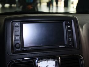 克莱斯勒(进口)  3.6L 自动 中控仪表台上方