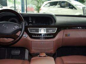 奔驰(进口)  S350L 3.5L 中控仪表台总特写