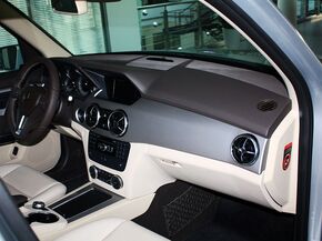 北京奔驰  GLK300 3.0L 中控台右侧