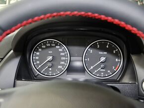 华晨宝马 sDrive20i 2.0T 方向盘后方仪表盘