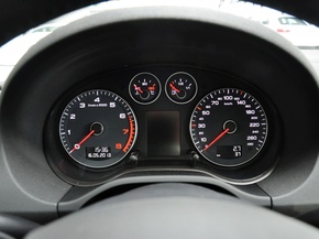 奥迪(进口) Sportback 30TFSI 1.4T AT 方向盘后方仪表盘