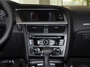 奥迪(进口)  2.0T 中控仪表台总特写