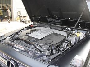 奔驰AMG  G65 6.0T 发动机主体特写