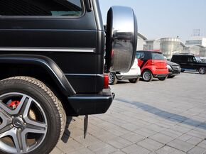 奔驰AMG  G65 6.0T 车辆左后大灯正侧视角