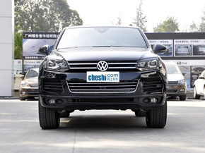 大众(进口) V6 3.0TSI 自动 车头正面视角