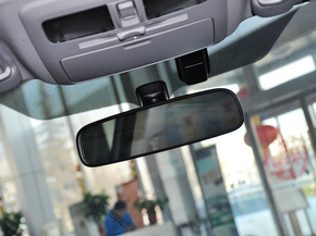 斯巴鲁  2.5L CVT 后视镜特写