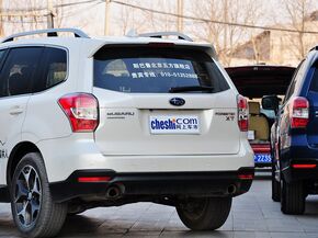 斯巴鲁  2.0T CVT 车辆尾部特写