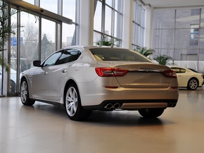 玛莎拉蒂  3.0T 车辆左后45度视角