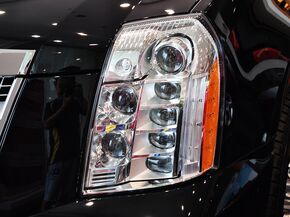 凯迪拉克(进口)  ESV 6.2L 自动 车辆大灯细节