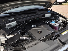 一汽奥迪  40 TFSI quattro 发动机主体特写