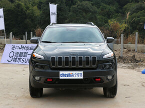 Jeep  3.2L 自动 车头正面视角