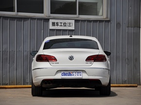 一汽-大众  3.0FSI DSG 车辆正后方尾部视角