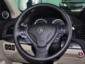 讴歌  3.0L 自动 方向盘整体