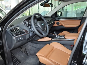 宝马(进口)  3.0T 中控台左侧