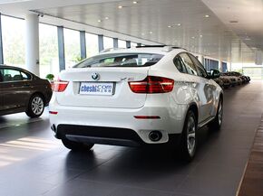 宝马(进口)  3.0T 车辆右侧尾部视角