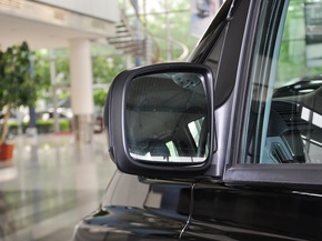 福建奔驰  3.0L 自动 反光镜外侧下视