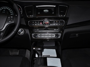 起亚(进口) 2.4L自动 中控仪表台总特写