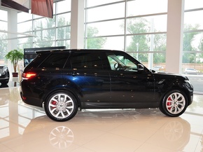 路虎 5.0T 自动 车辆正右侧