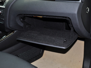 宝马(进口) 改款 2.0T 自动 手套箱整体特写