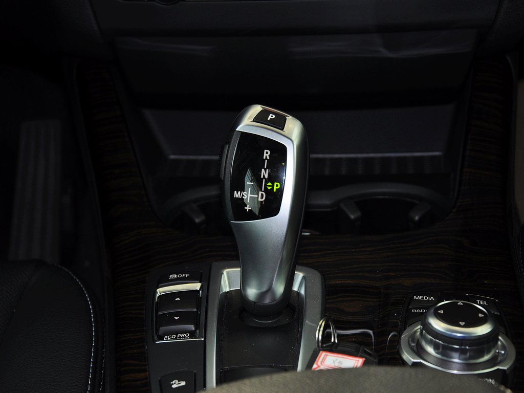 宝马(进口) 改款 2.0T 自动 挂档把手特写