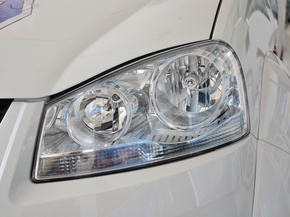 长城  2.4L 手动 车辆大灯细节