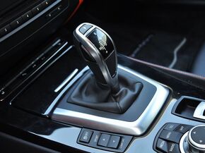 宝马(进口)  3.0T DCT 挂档把手特写