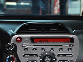 广汽本田  1.5L 自动 中控仪表台上方