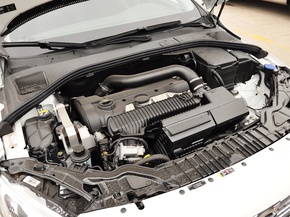 沃尔沃(进口) T5 2.0T 自动 发动机主体特写