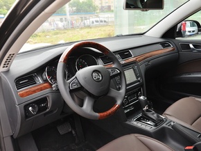 斯柯达 2.0T DSG 中控台左侧