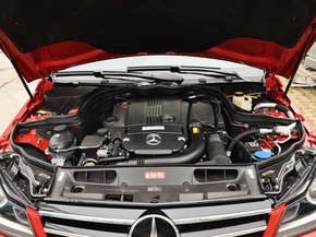 北京奔驰  C260 1.8T AT 发动机局部特写