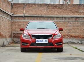 北京奔驰  C180 1.8T AT 车头正面视角